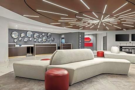 Renaissance by Marriott Newark Airport Hotel