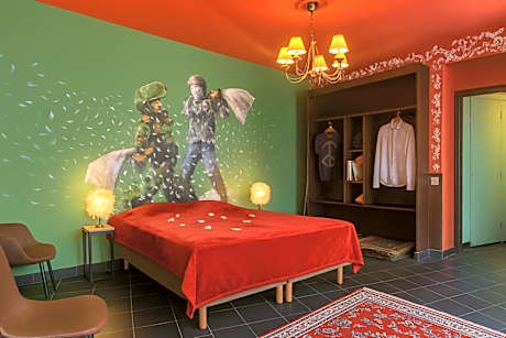 Walled off Hotel Paris