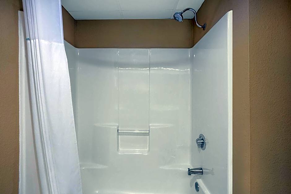 Days Inn & Suites by Wyndham Cuba