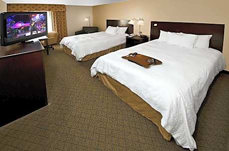 Room with Two Queen Beds - Non-Smoking