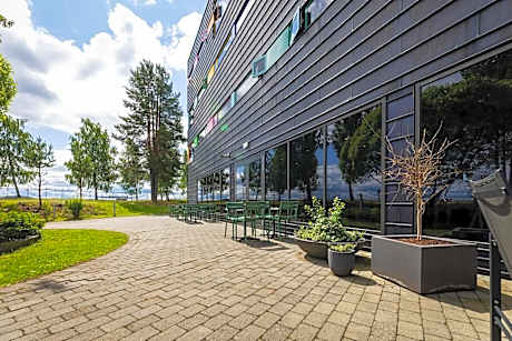 Comfort Hotel Runway