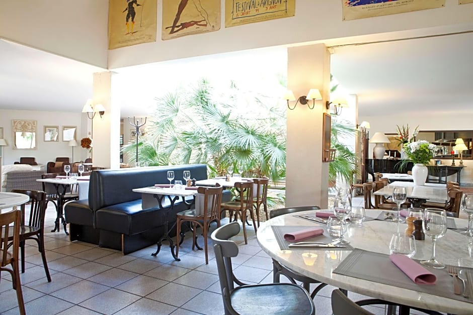 Golden Tulip Avignon Le Paradou