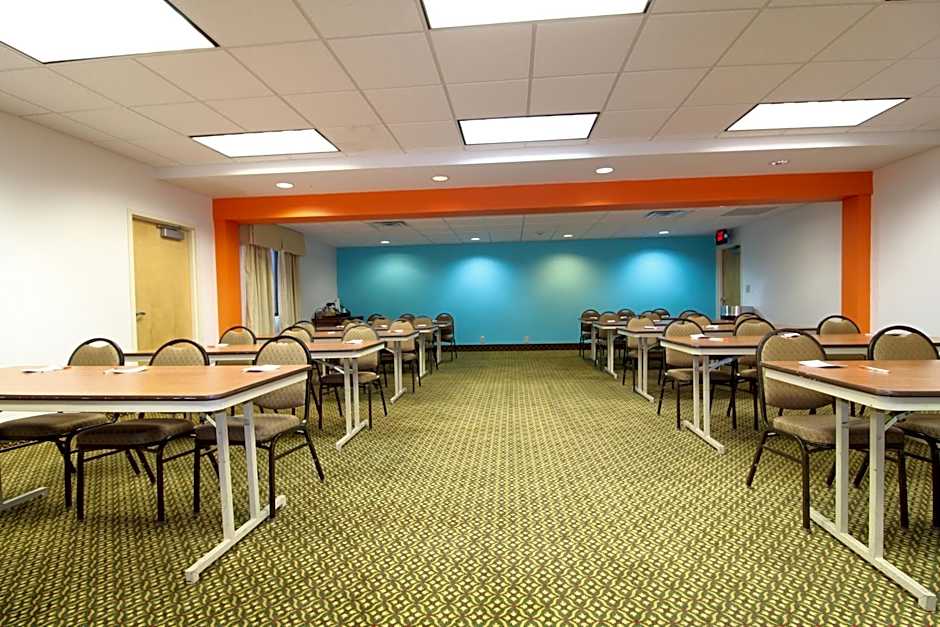 Howard Johnson by Wyndham Evansville East