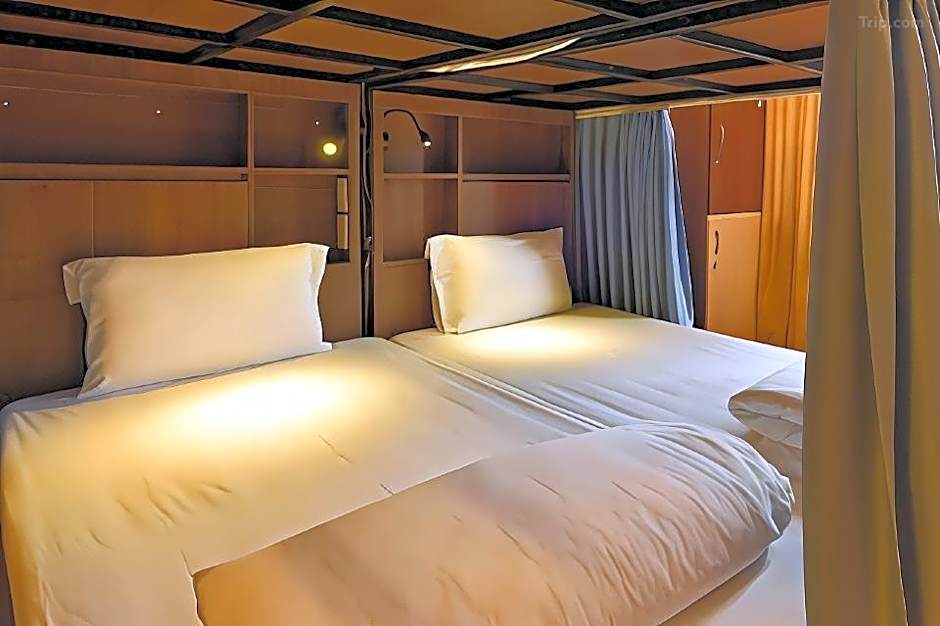 Home Town Cha Hotel