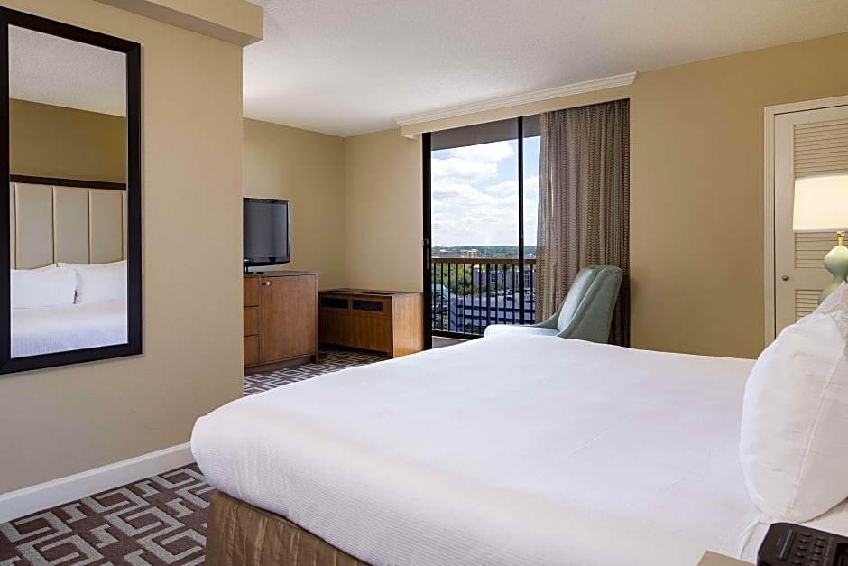 Photo 1 of 5 of 1 King Bed, Riverfront