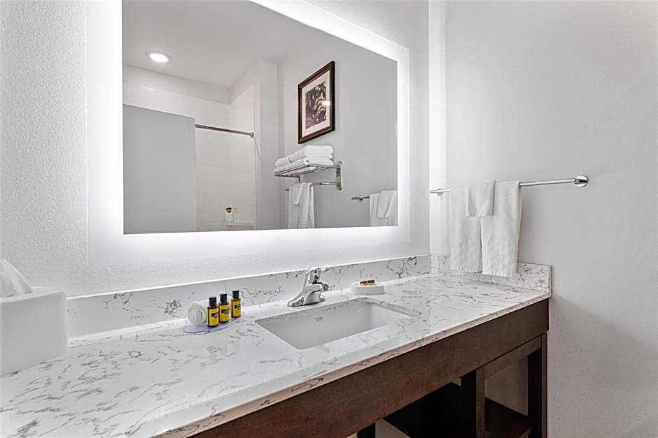 Best Western Plus New Richmond Inn & Suites