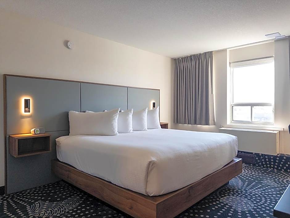 Carriage House Hotel & Conference Centre