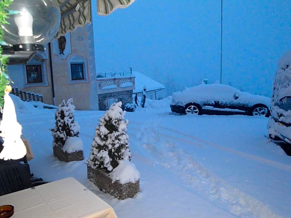 Garni Halali