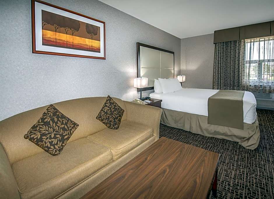 Coast Fort St John Hotel