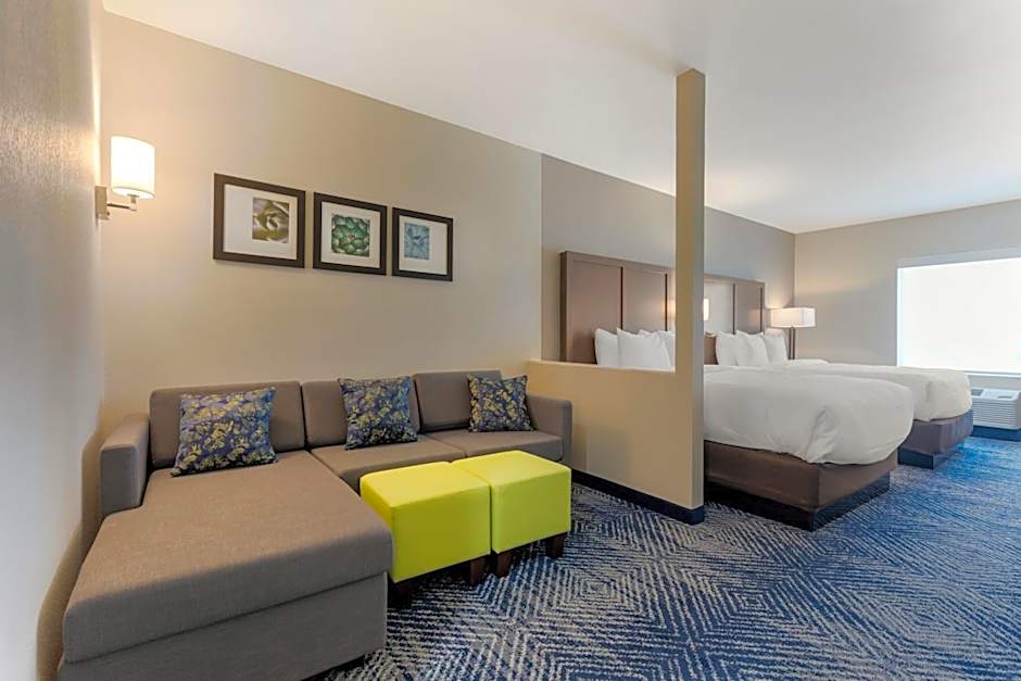 Comfort Inn & Suites Balch Springs - SE Dallas