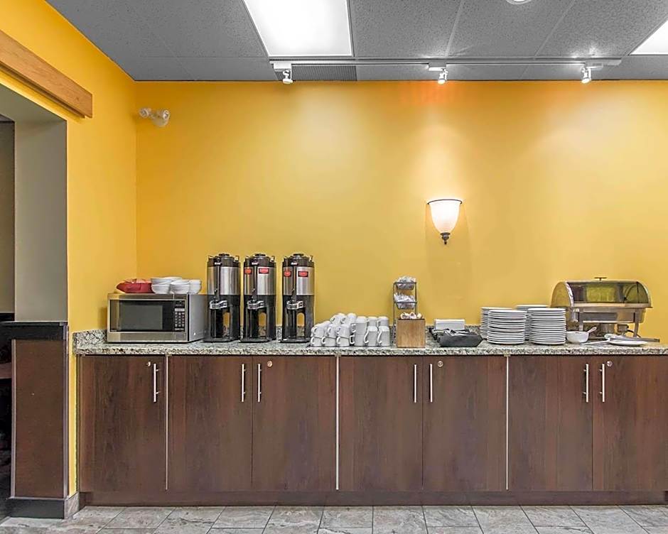Quality Inn & Suites Bay Front