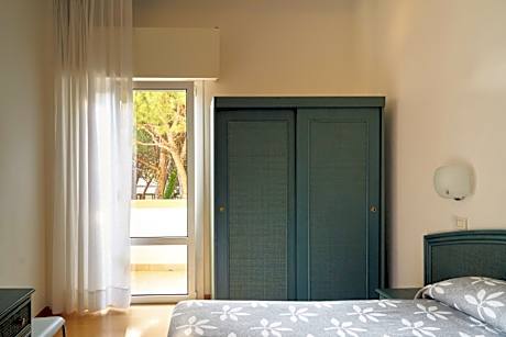 Apartment (4 Adults)