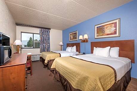 Queen Room with Two Queen Beds - Non-Smoking