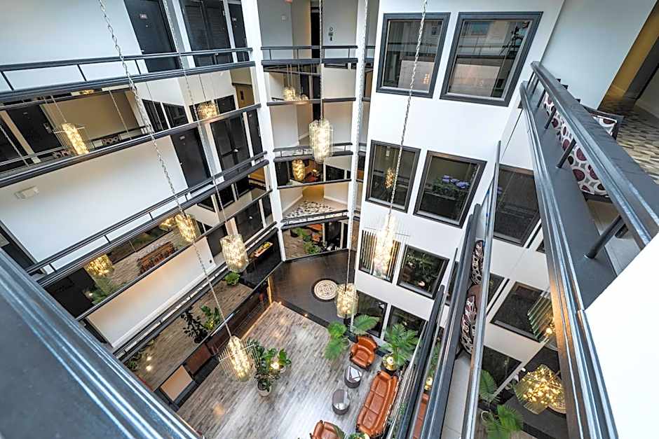 Hotel International