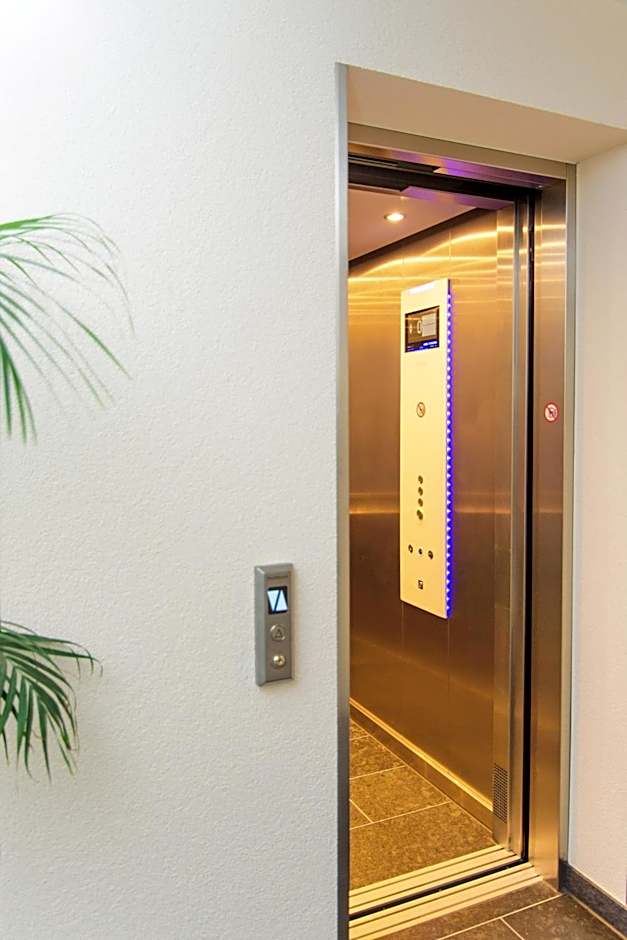 Hotel TwentyFour Living