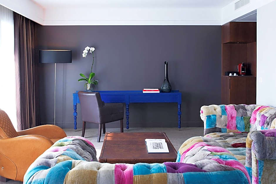 Renaissance Paris Hippodrome de St. Cloud Hotel