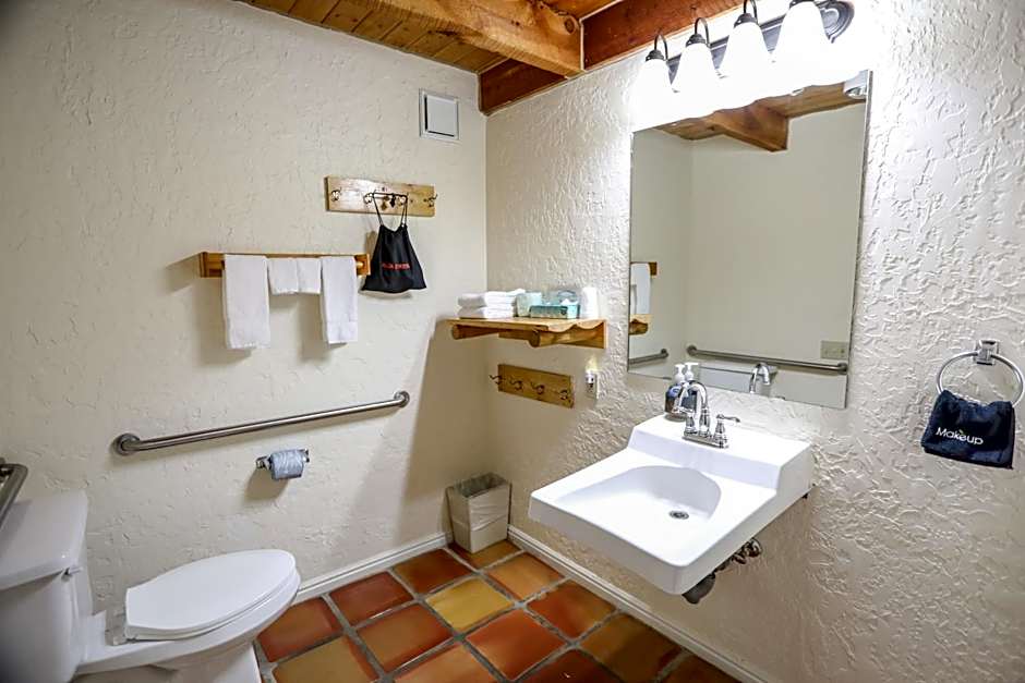The Boulder Creek Lodge