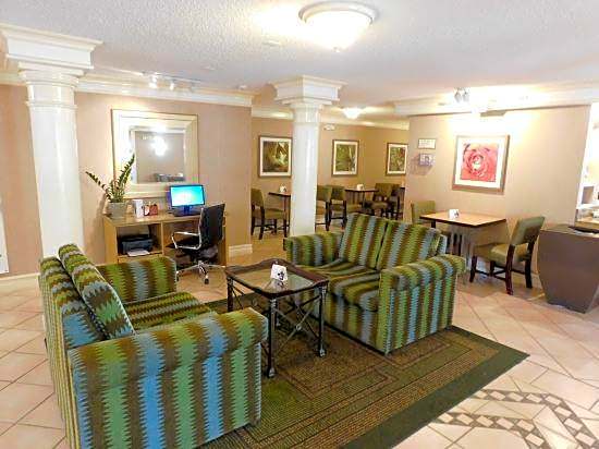 Days Inn & Suites by Wyndham Schaumburg