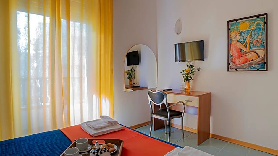 Hotel Plaza con piscina