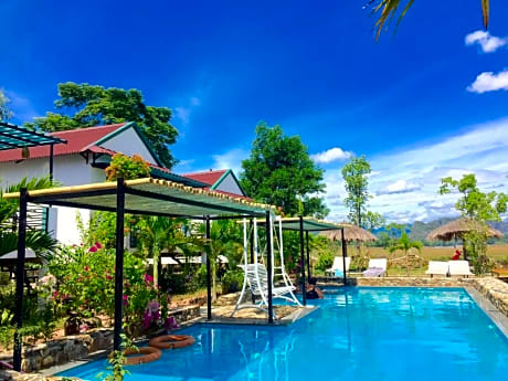 Deluxe Bungalow with Garden View