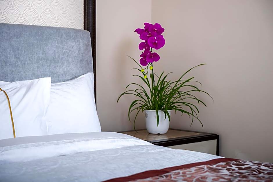 Mika Hotel