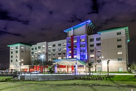 Holiday Inn Express & Suites Orlando at Seaworld, an IHG Hotel