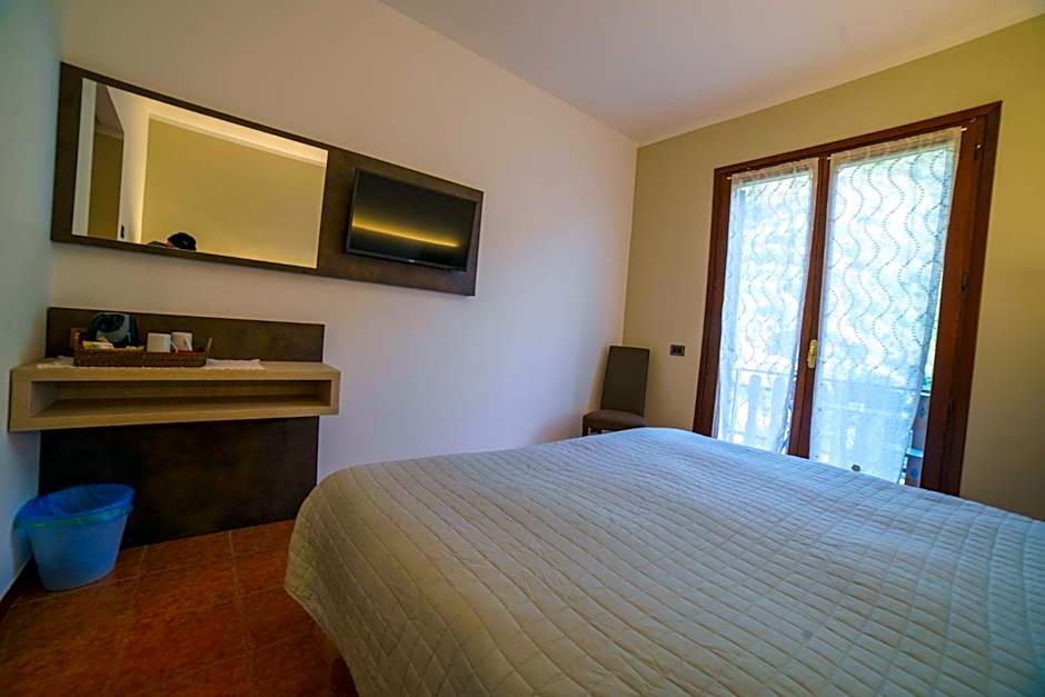 Hotel Lago Bin
