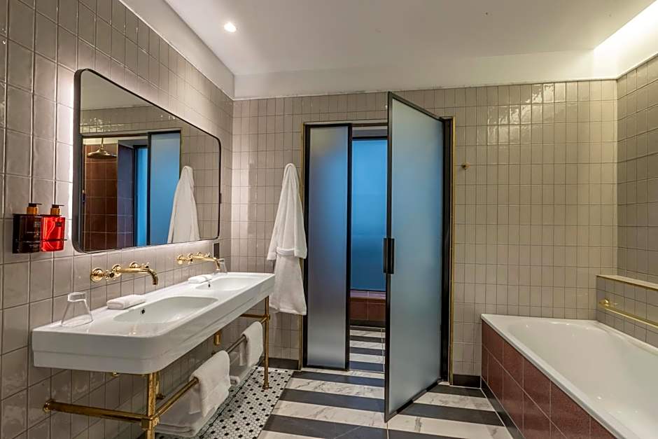 Clayton Hotel City of London