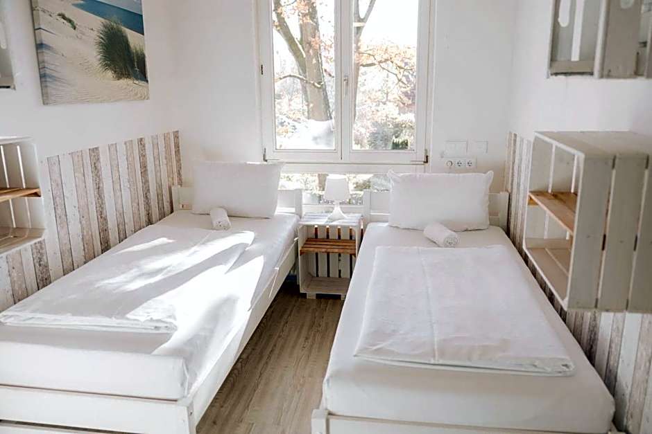 mybrand boardinghouse Volksdorf Self Check-in -free parking