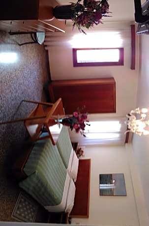 Basic Triple Room with Shower