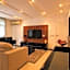 Comfortable 3 Bedrooms: Side Sea View