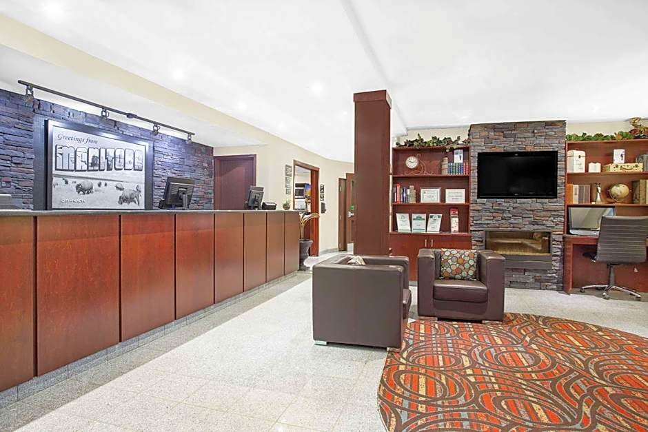 Super 8 by Wyndham Brandon MB