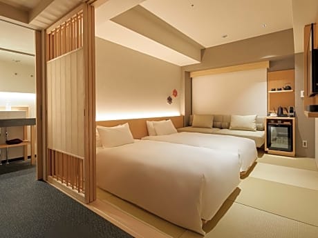 Corner Twin Room