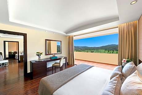 Two Bedrooms Grand Suite Golf View