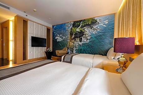Superior Twin Room with City View