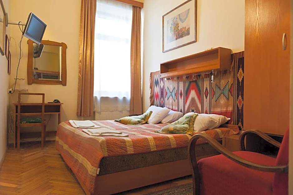 Hotel Alef