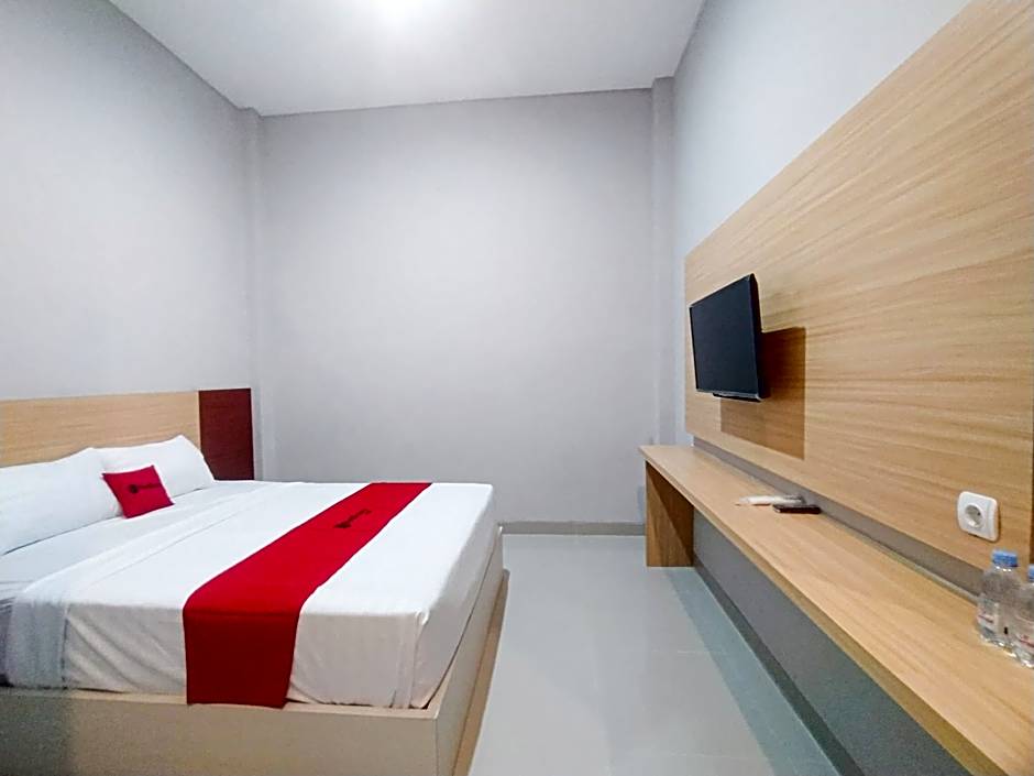 RedDoorz Syariah near Alun Alun Tegal 2