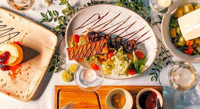 Dedeman Oskemen Tavros Hotel