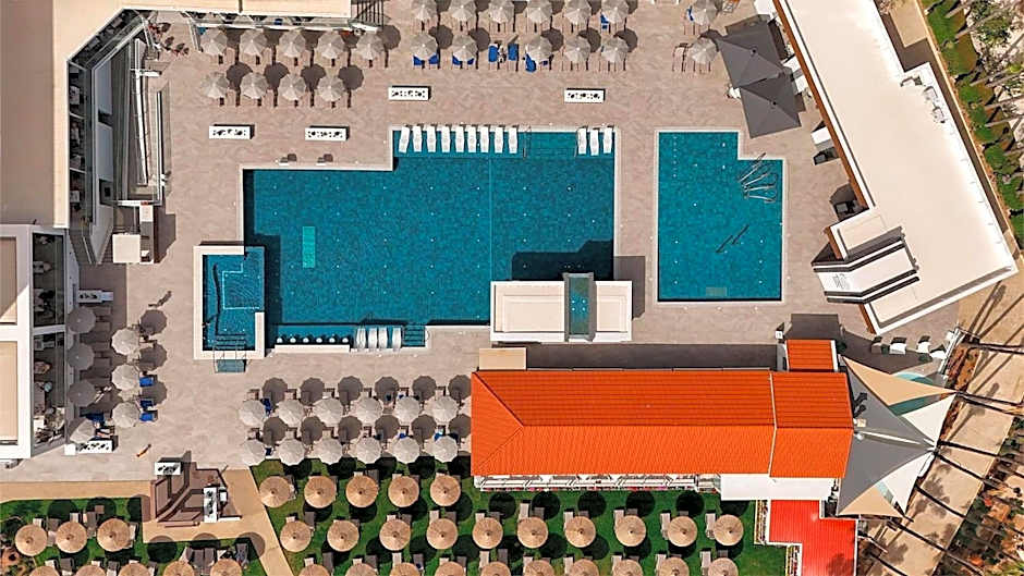 Cavo Maris Beach Hotel