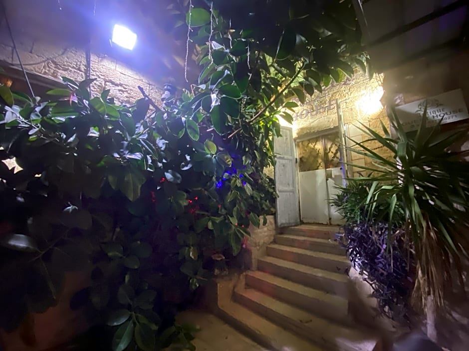 Antique guest house