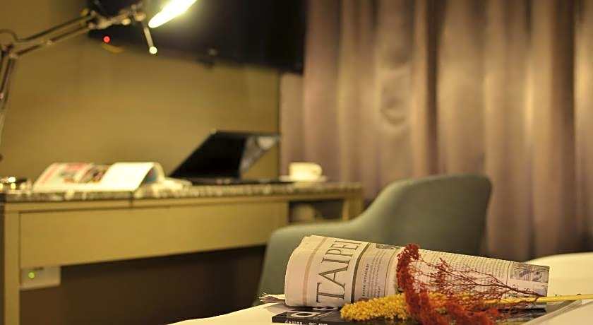 Amici Hotel Six Star Hostel