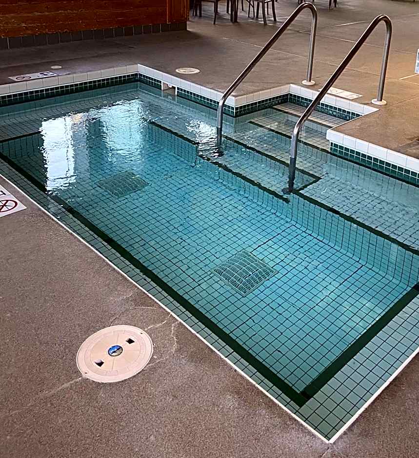 Super 8 by Wyndham La Crosse