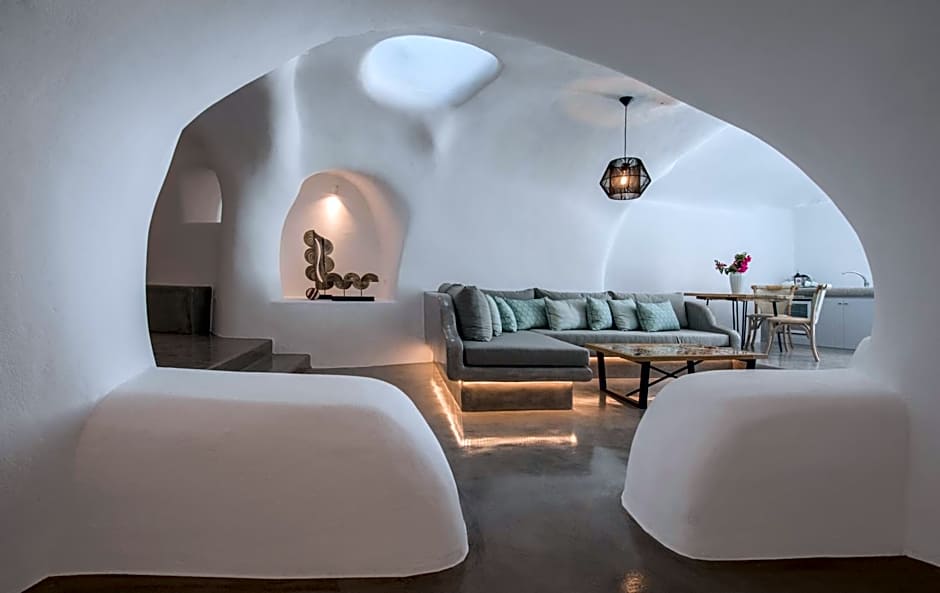 AQUA SERENITY LUXURY SUITES SANTORINI