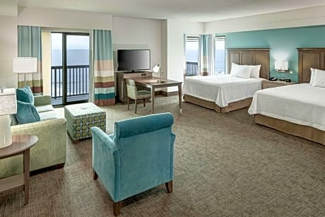 Queen Suite Oceanfront with Two Queen Beds and Balcony 