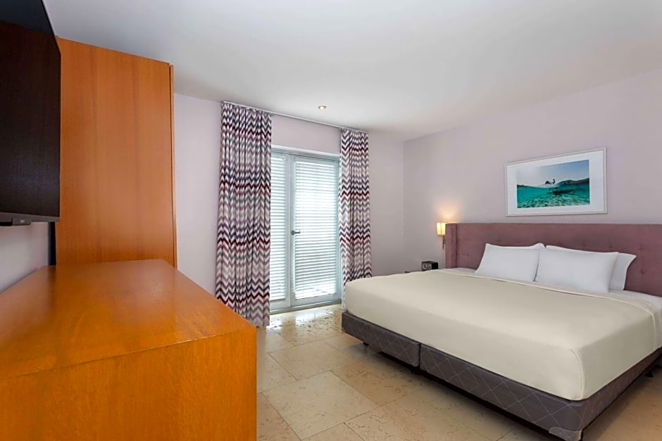 Foto 1 dari 6 — King Presidential Suite, Non-Smoking