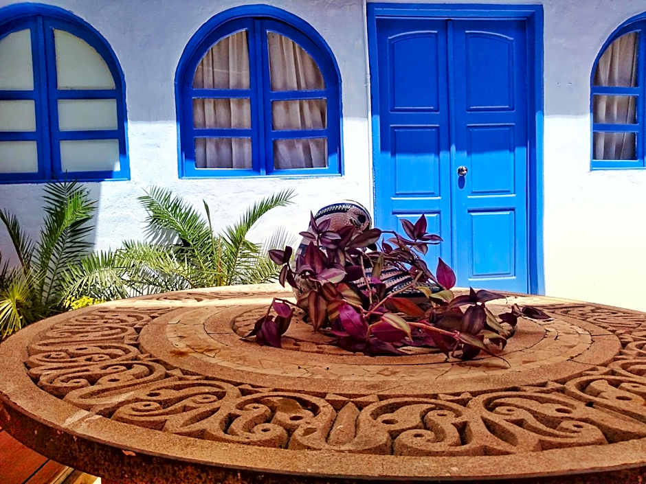 Riad Lola