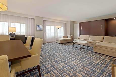 1 Wall Bed Parlor Hearing Accessible