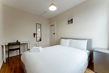 Double Room with Shared Bathroom (Room 3)