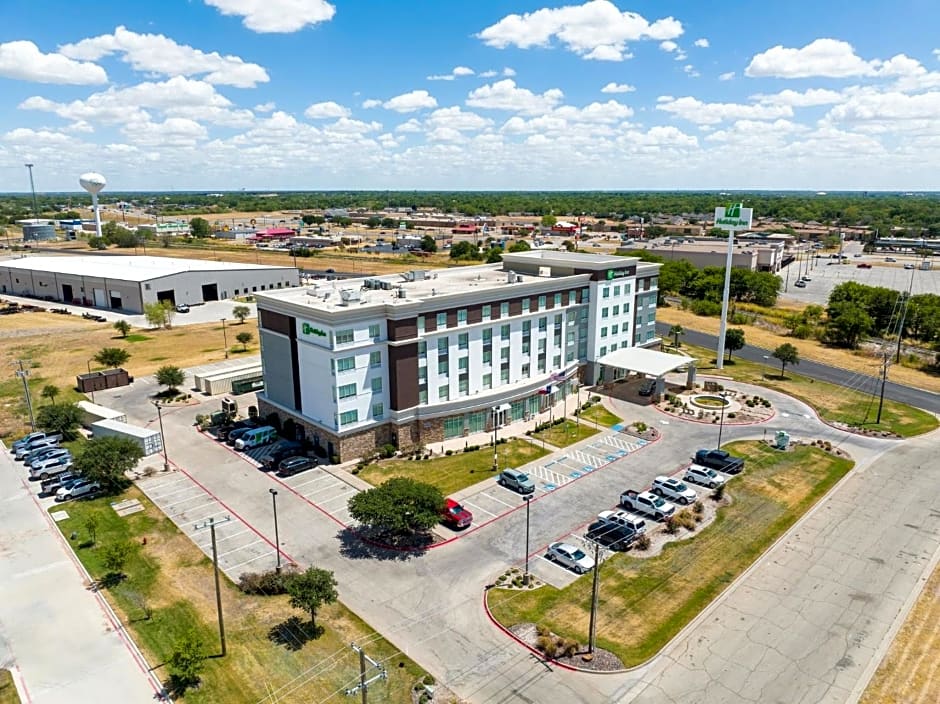 Holiday Inn Hotel & Suites Waco Northwest