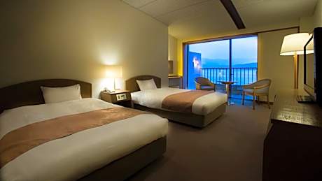 Twin Room with Private Bathroom